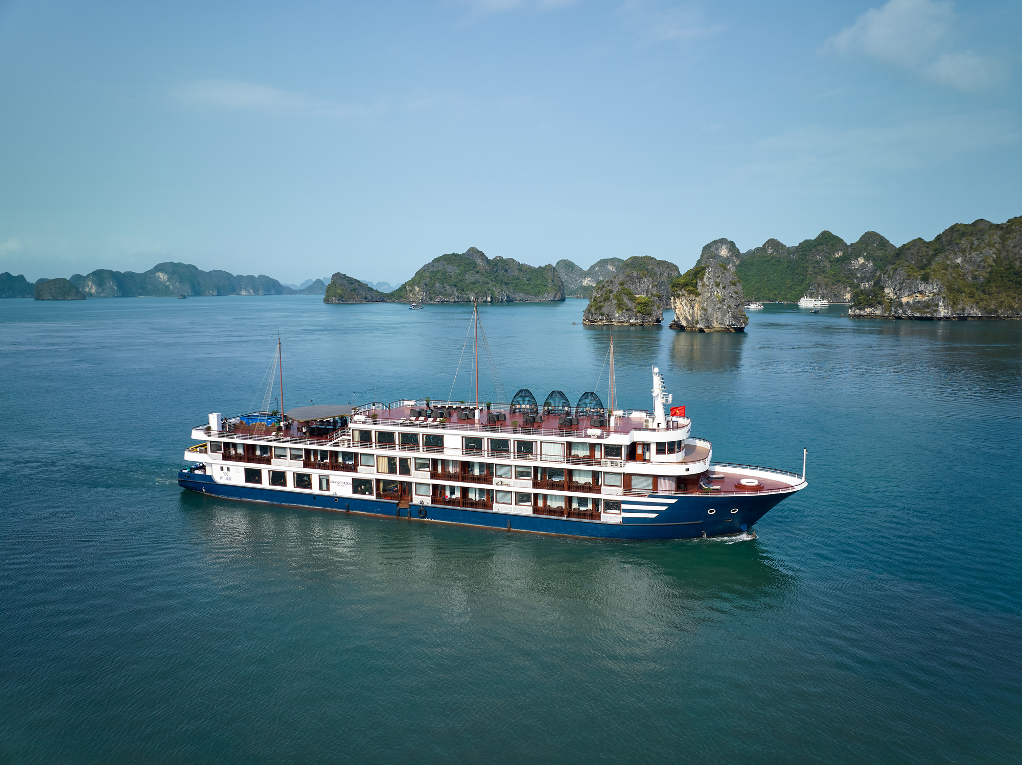 aqua of the sea cruise lan ha bay vietnam